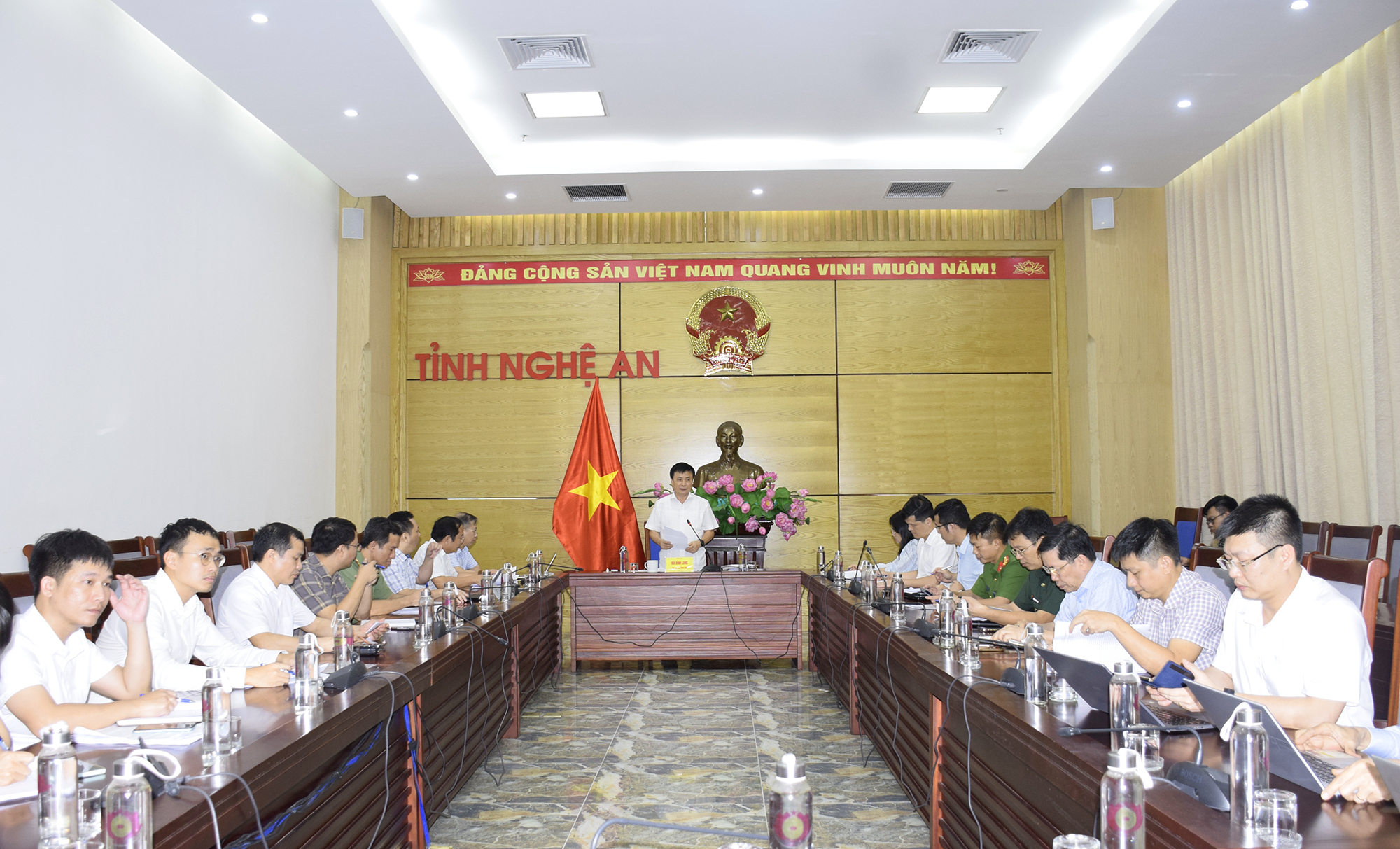 Anh-tin-bai